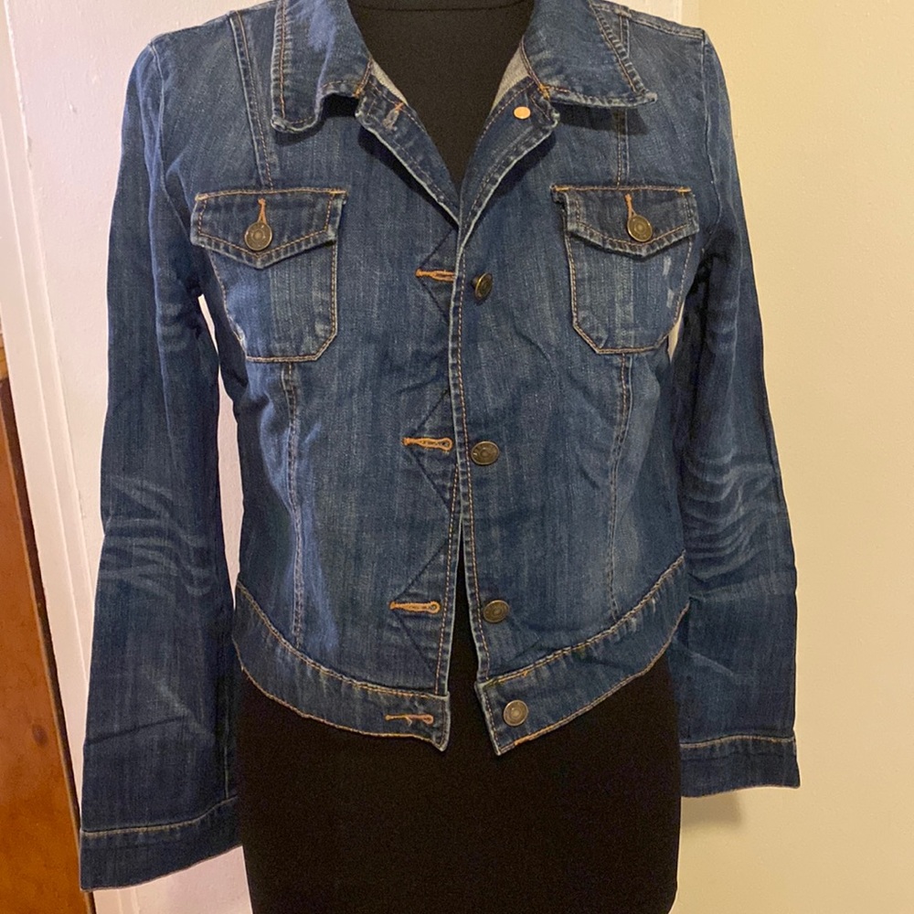 Old navy women blue Jean jacket size M in excellent condition